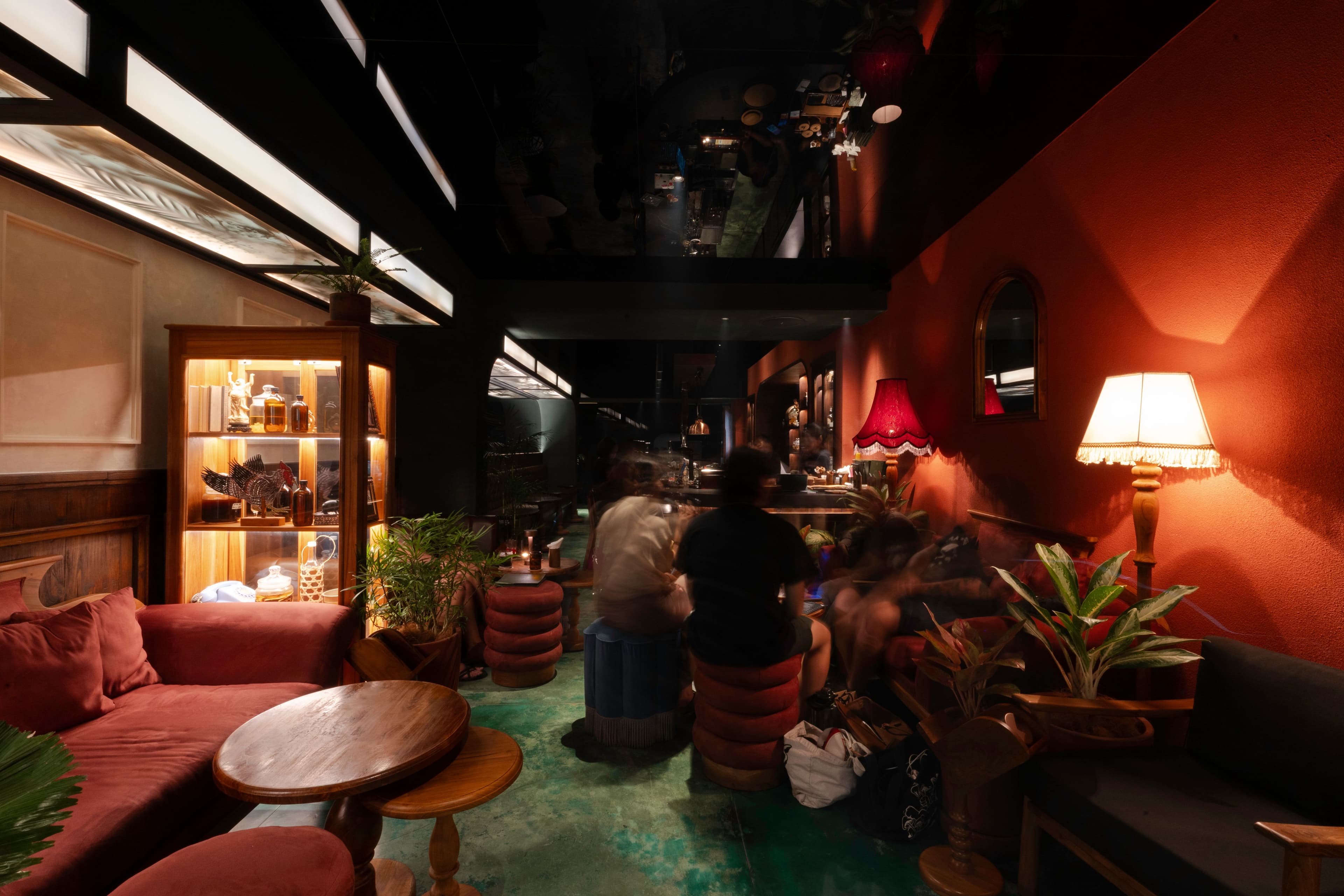 Night rooster interior